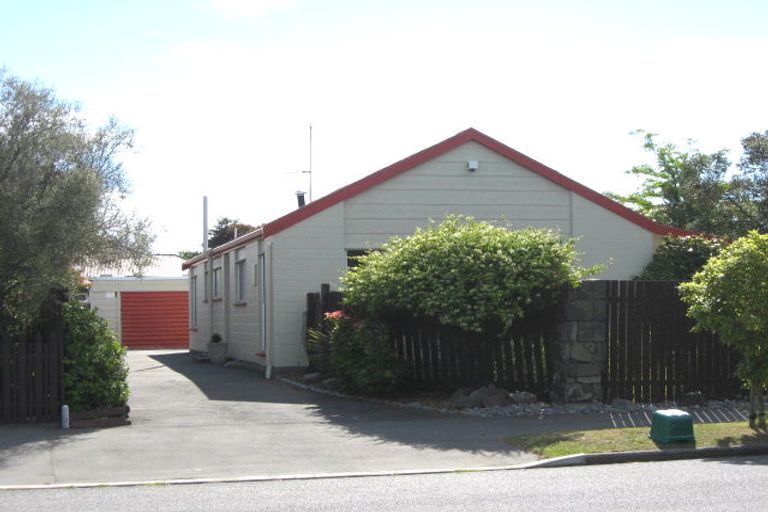 Photo of property in 49 Royal Park Drive, Parklands, Christchurch, 8083