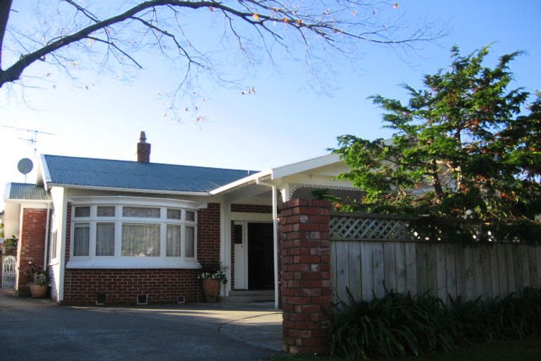 Photo of property in 33 Totara Crescent, Woburn, Lower Hutt, 5010