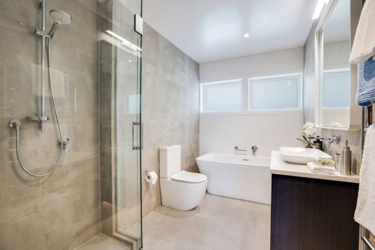 Photo of property in 61 Braemar Road, Castor Bay, Auckland, 0620