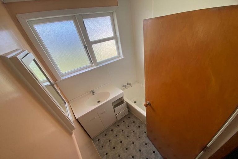 Photo of property in 2 Old Wairoa Road, Papakura, 2110