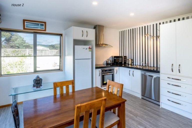 Photo of property in 17 Heperi Street, Waikanae Beach, Waikanae, 5036