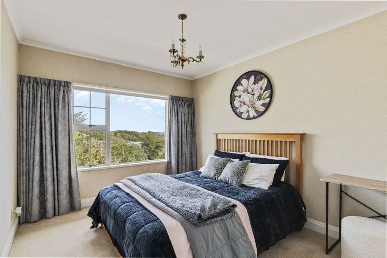 Photo of property in 188 Mangorei Road, Merrilands, New Plymouth, 4312