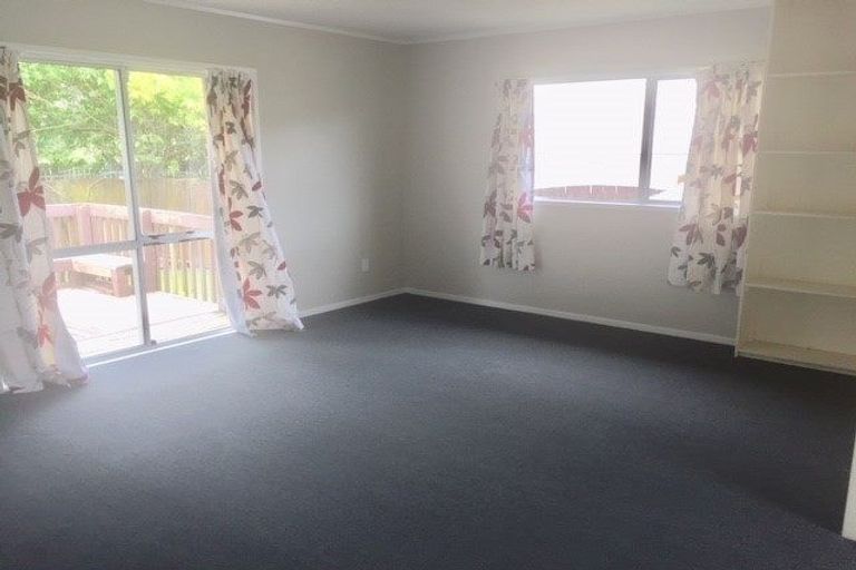 Photo of property in 1/6 Bundena Place, Clendon Park, Auckland, 2103