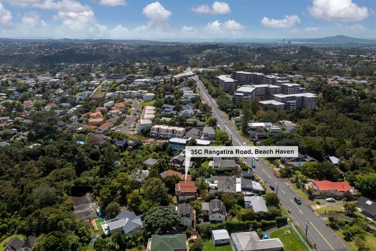 Photo of property in 2/35a Rangatira Road, Beach Haven, Auckland, 0626