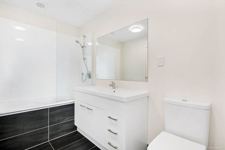 Photo of property in 10 Bellbird Street, Papakura, 2110