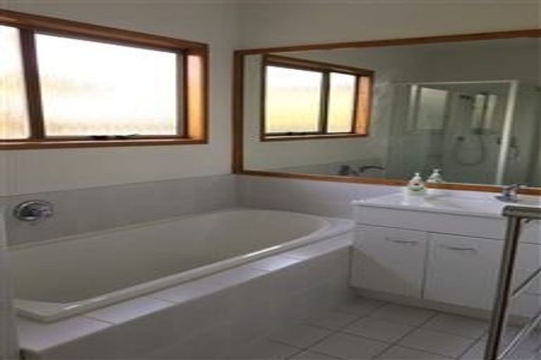 Photo of property in 10 Thelma Crescent, Torbay, Auckland, 0630