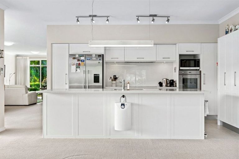 Photo of property in 61 Panorama Heights, Orewa, 0931