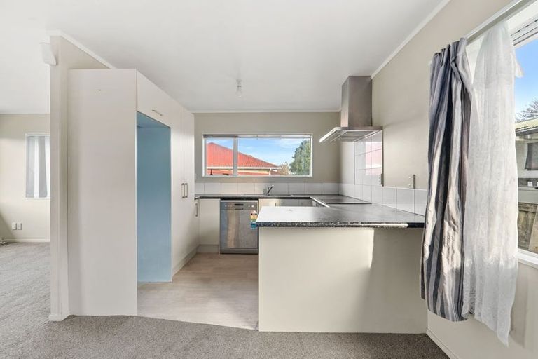 Photo of property in 49 Dungarvon Place, Clendon Park, Auckland, 2103
