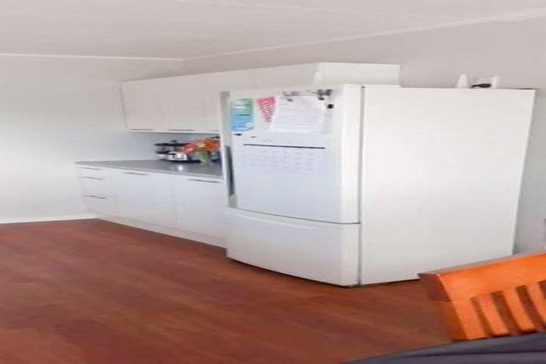 Photo of property in 14 Balwyn Place, Clendon Park, Auckland, 2103