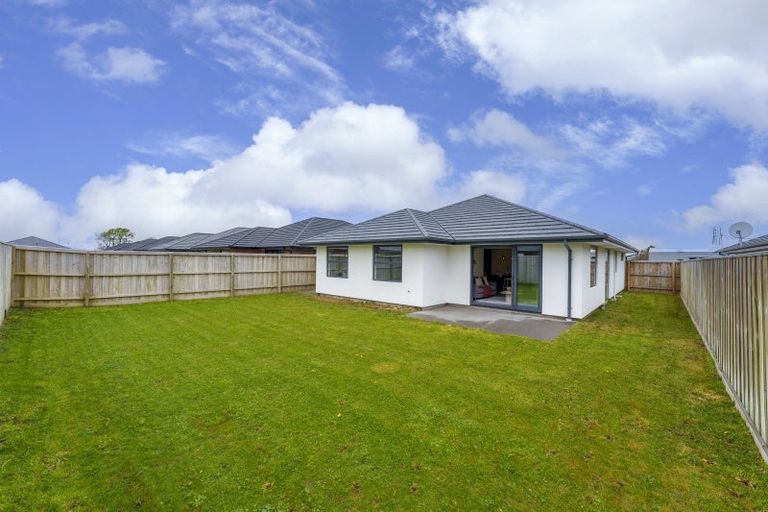 Photo of property in 16 Eileen Way, Rolleston, 7615