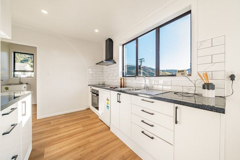 Photo of property in 17 Cleland Crescent, Naenae, Lower Hutt, 5011