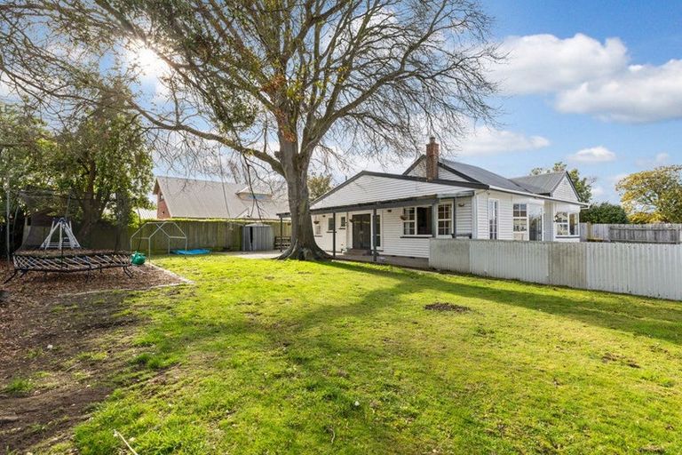 Photo of property in 39 Winters Road, Redwood, Christchurch, 8051