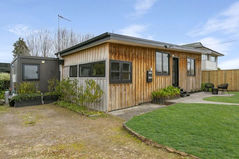 Photo of property in 43 Chesham Avenue, Waipahihi, Taupo, 3330