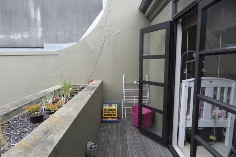Photo of property in Mendosa Terraces Apartments, 14/9 Ebor Street, Te Aro, Wellington, 6011