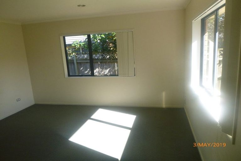 Photo of property in 16 Puketi Lane, Waiuku, 2123