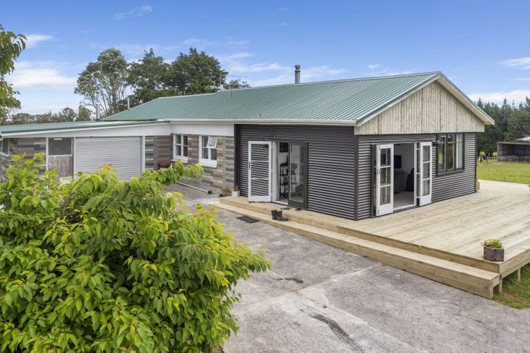 Photo of property in 2745 Opunake Road, Te Kiri, Opunake, 4682