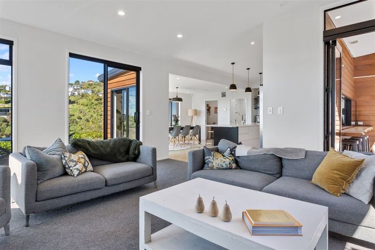 Photo of property in 17 Drayton Drive, Mount Pleasant, Christchurch, 8081