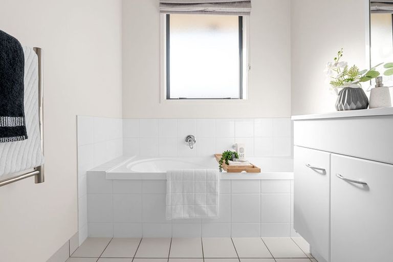 Photo of property in 30 Newfield Drive, Fairview Downs, Hamilton, 3214