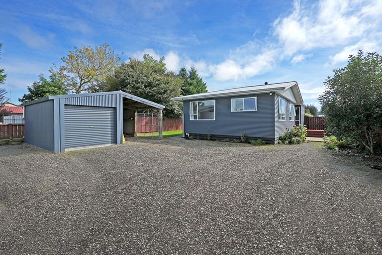 Photo of property in 37 Cross Street, Coalgate, 7673