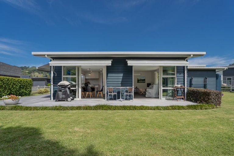 Photo of property in 15 Admiral Drive, Cooks Beach, Whitianga, 3591