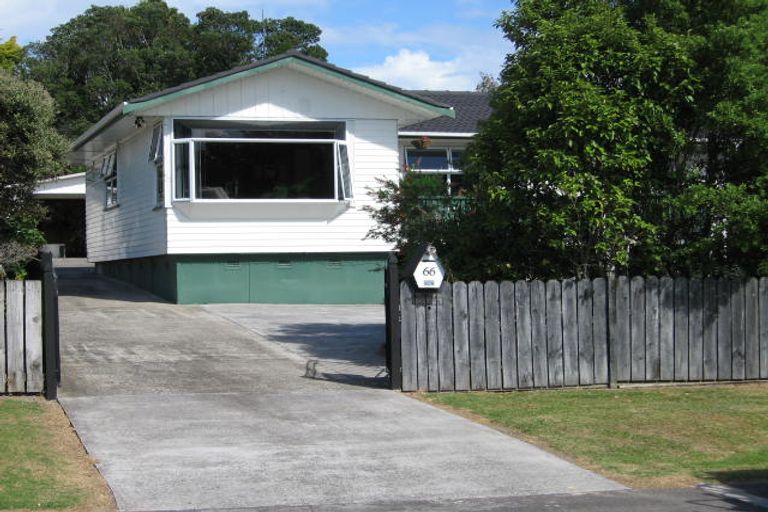 Photo of property in 66 Cliff View Drive, Green Bay, Auckland, 0604