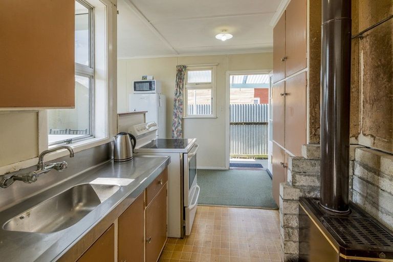 Photo of property in 160a Winchester Street, Levin, 5510