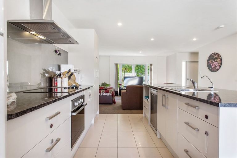 Photo of property in 62 Kuaka Drive, Takanini, 2112