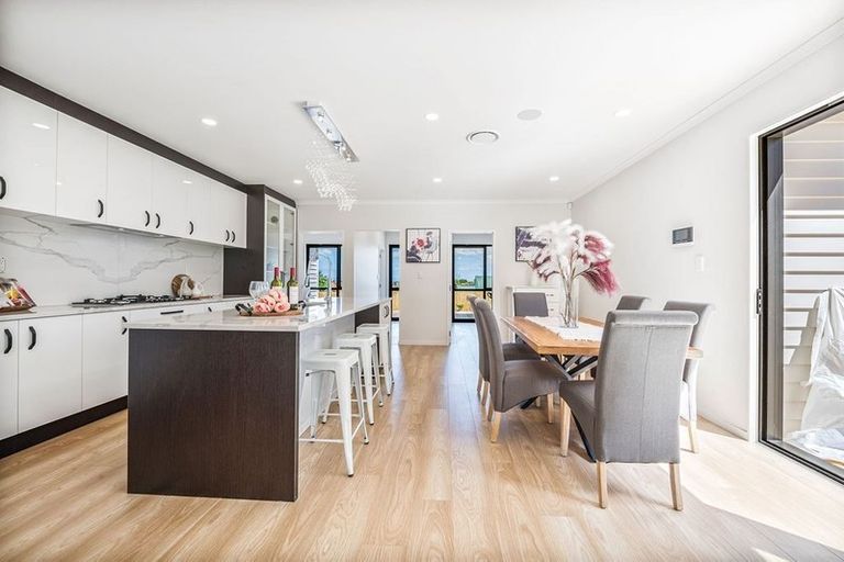 Photo of property in 42a Donegal Park Drive, Flat Bush, Auckland, 2019