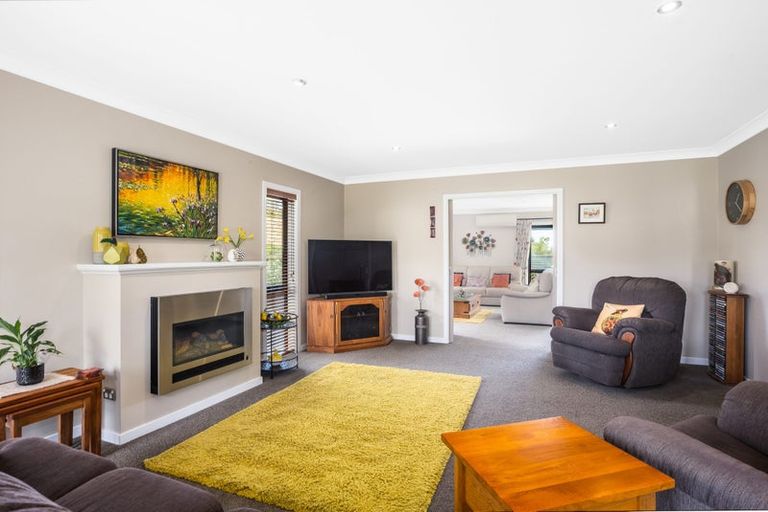 Photo of property in 14a Kaimai Place, Aotea, Porirua, 5024