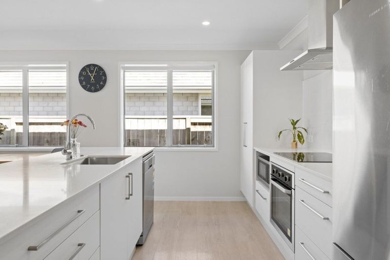 Photo of property in 29 Hills View Drive, Papamoa, 3118