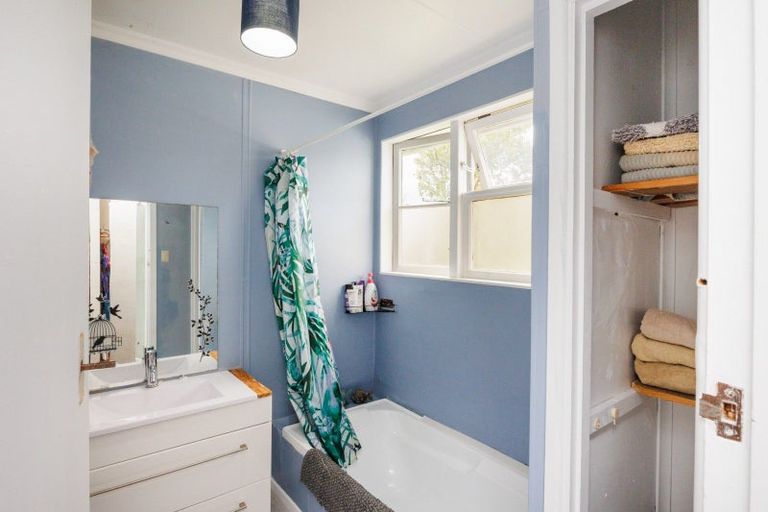 Photo of property in 47 Alexandra Street, Marton, 4710