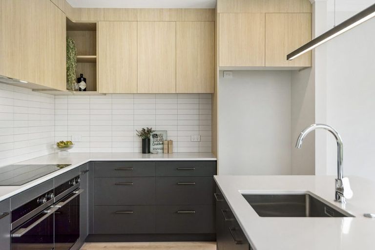 Photo of property in 32 Swanson Road, Henderson, Auckland, 0610