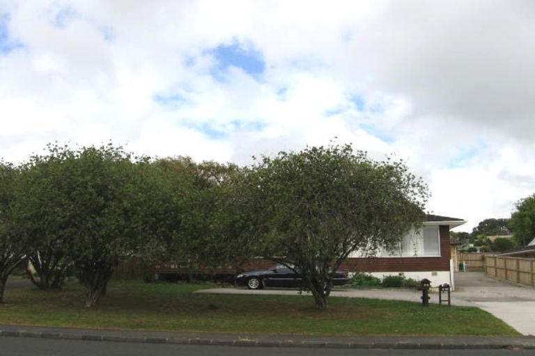Photo of property in 1/89 Sunnynook Road, Forrest Hill, Auckland, 0620