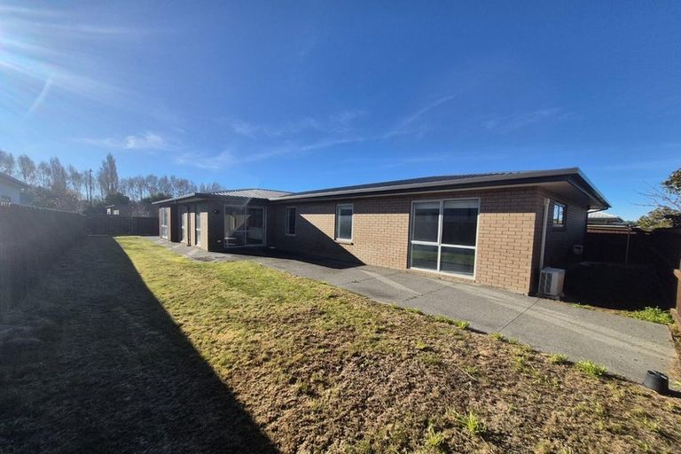 Photo of property in 10 Davaar Crescent, Broomfield, Christchurch, 8042