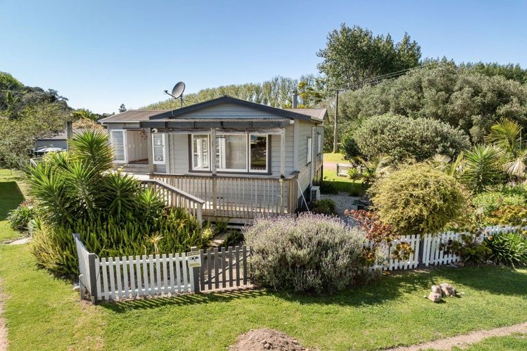 Photo of property in 54 Mahanga Road, Pataua South, Onerahi, 0192