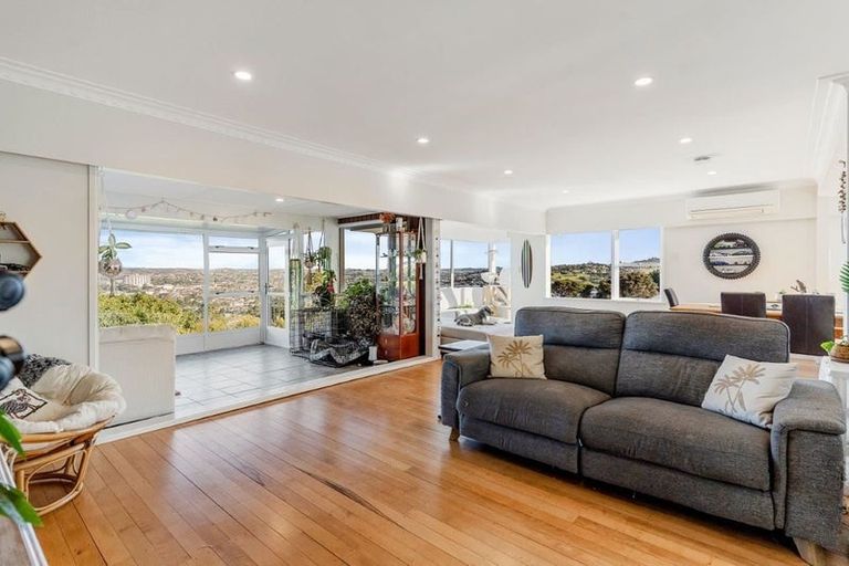 Photo of property in 8 Hillcrest Road, Hatfields Beach, Orewa, 0931
