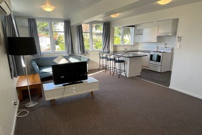 Photo of property in 2/44 Ribble Street, Island Bay, Wellington, 6023