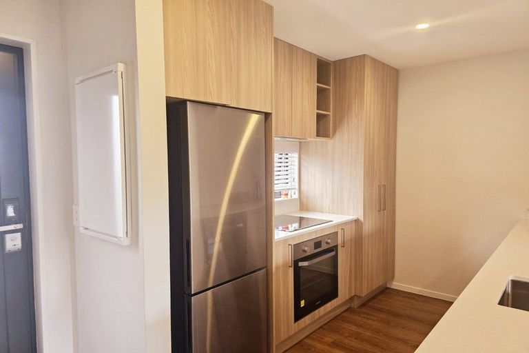 Photo of property in 2/66 Metcalfe Road, Ranui, Auckland, 0612