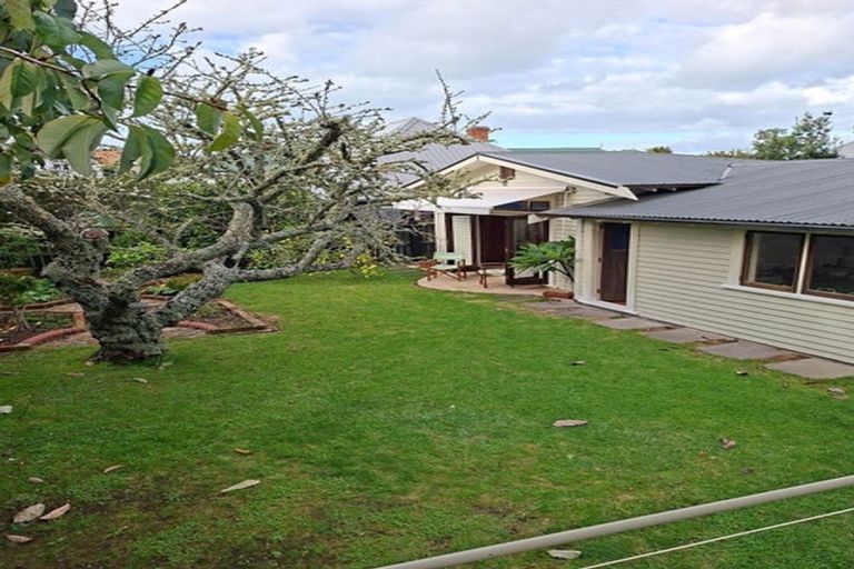 Photo of property in 10 Duders Avenue, Devonport, Auckland, 0624