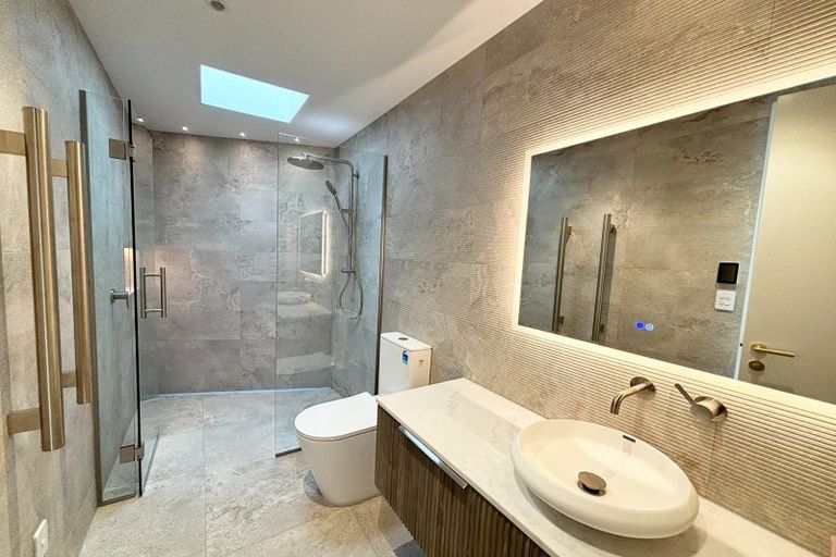 Photo of property in 2/7 Roa Road, Fendalton, Christchurch, 8041