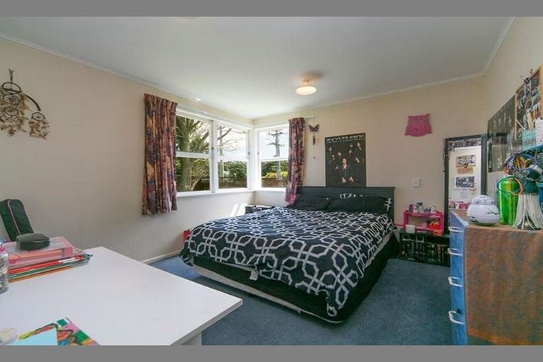 Photo of property in 2 Paewai Road, Glen Eden, Auckland, 0602