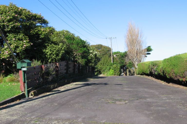 Photo of property in 48 Alwyn Avenue, Te Atatu South, Auckland, 0610
