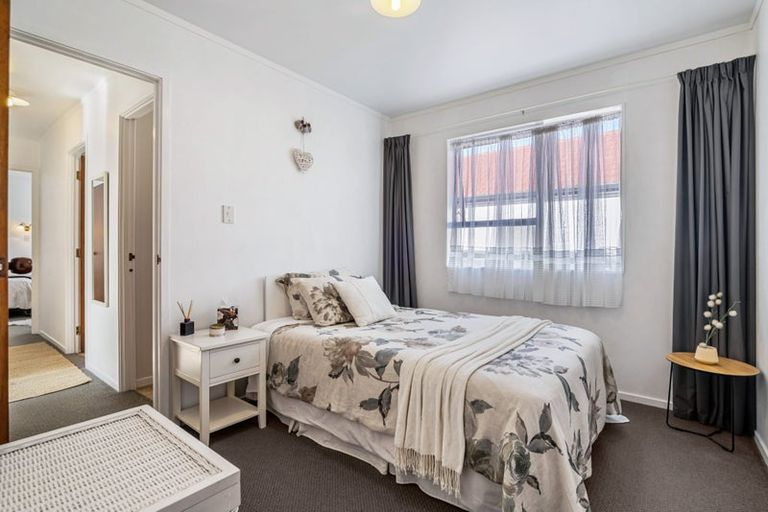 Photo of property in 2/438 Hibiscus Coast Highway, Orewa, 0931