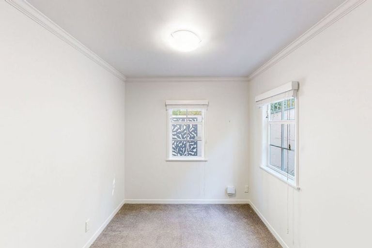 Photo of property in 34 Rama Crescent, Khandallah, Wellington, 6035