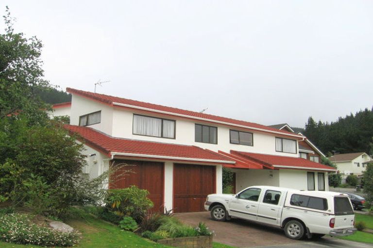 Photo of property in 9 Duval Grove, Tawa, Wellington, 5028