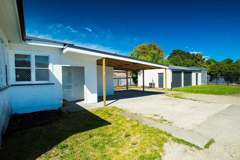 Photo of property in 17 De Lautour Road, Kaiti, Gisborne, 4010