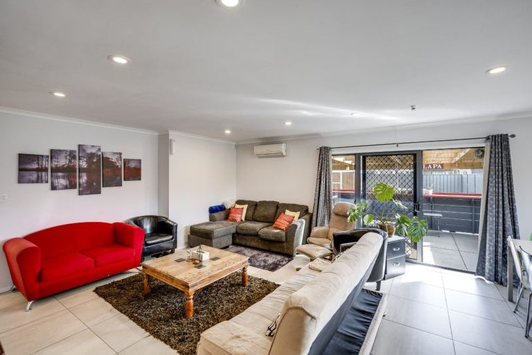 Photo of property in 28 Mcnaughton Place, Onekawa, Napier, 4110