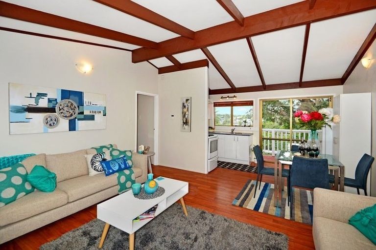 Photo of property in 1/81 Fairclough Road, Beach Haven, Auckland, 0626