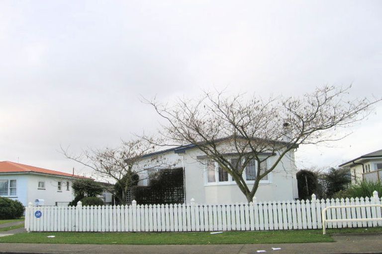 Photo of property in 602 Grove Road, Mayfair, Hastings, 4122