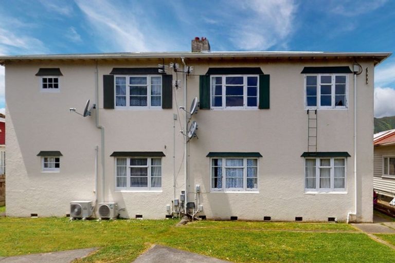 Photo of property in 20 Ludlam Crescent, Woburn, Lower Hutt, 5010